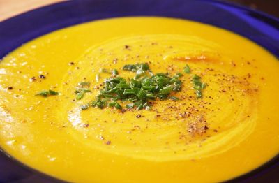 Kürbissuppe mit Ingwer & Sahne