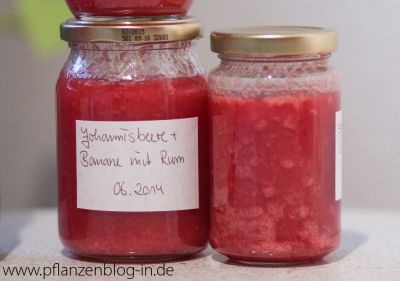 Johannisbeer-Marmelade mit Banane und Rum