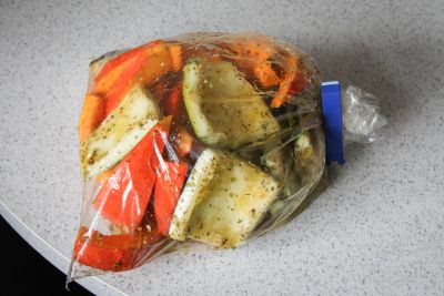 Kürbis und Zucchini marinieren