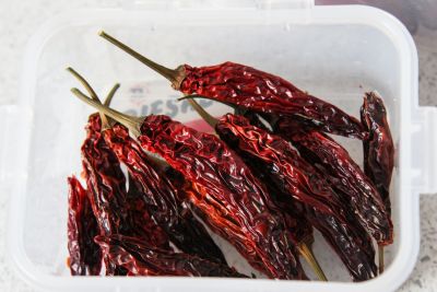 Chili Serrano Rot (4) getrocknet